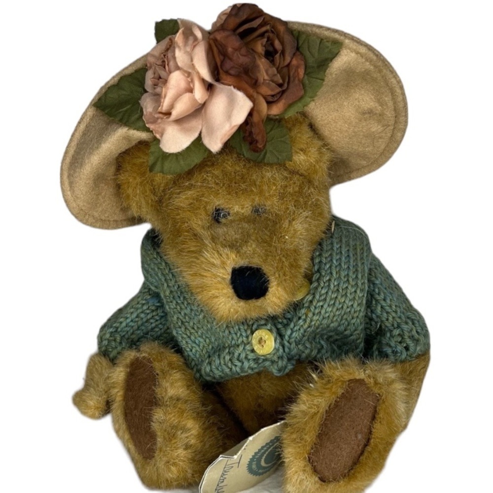 Vintage Ms. Trumble Bear nwt